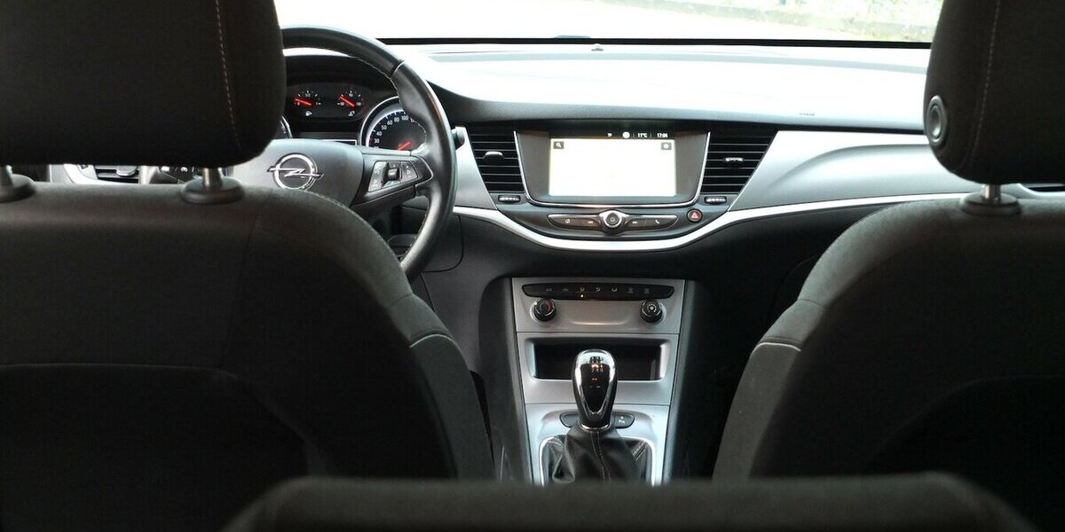 Opel Astra SPORTS TOURER NAVI KLIMA BLUETOOTH ALLWETTER 128.955 km 9.998 &euro; Köln 50858