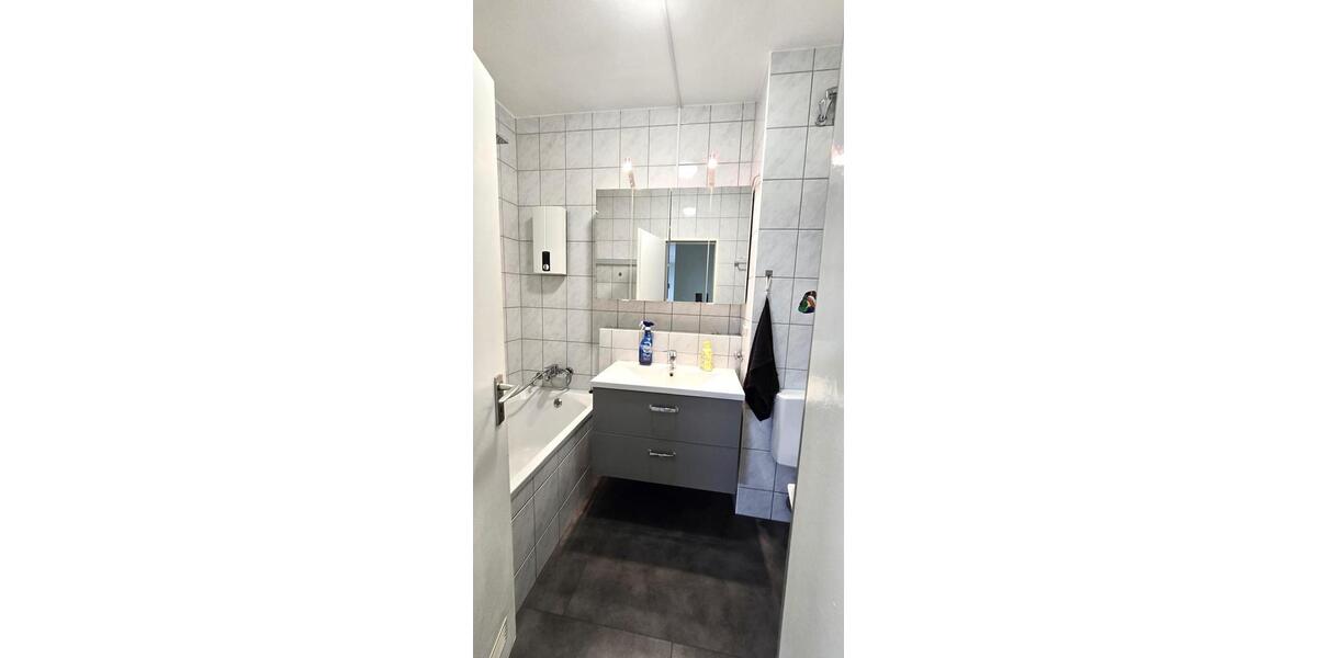 Etagenwohnung Hürth - 3 Zimmer, 90 m&sup2;, 1.850&euro; | Angebot:26698743