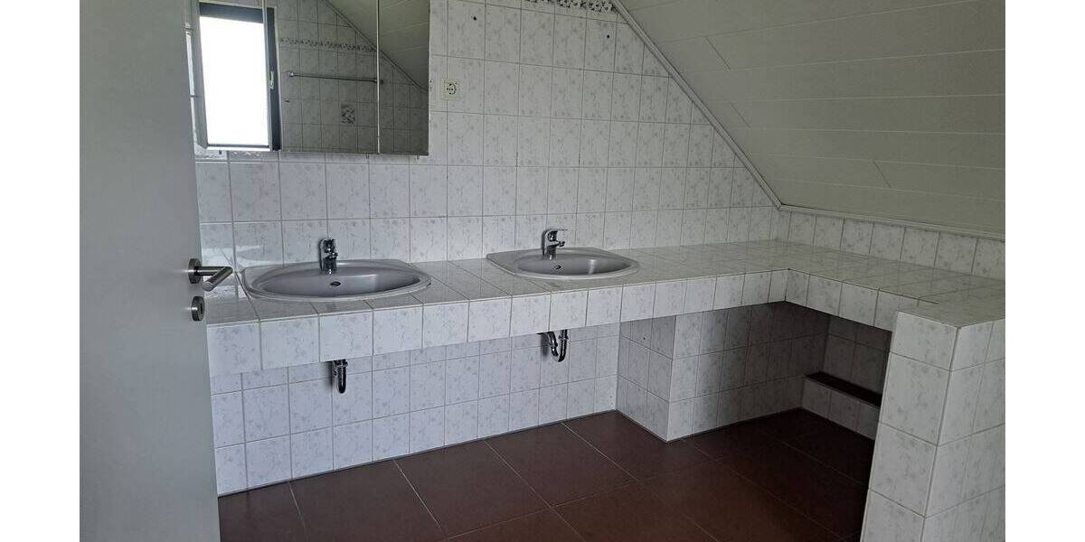 Mehrfamilienhaus, Wohnhaus Kürten - 7 Zimmer, 186 m&sup2;, 350.000&euro; | Angebot:25699790