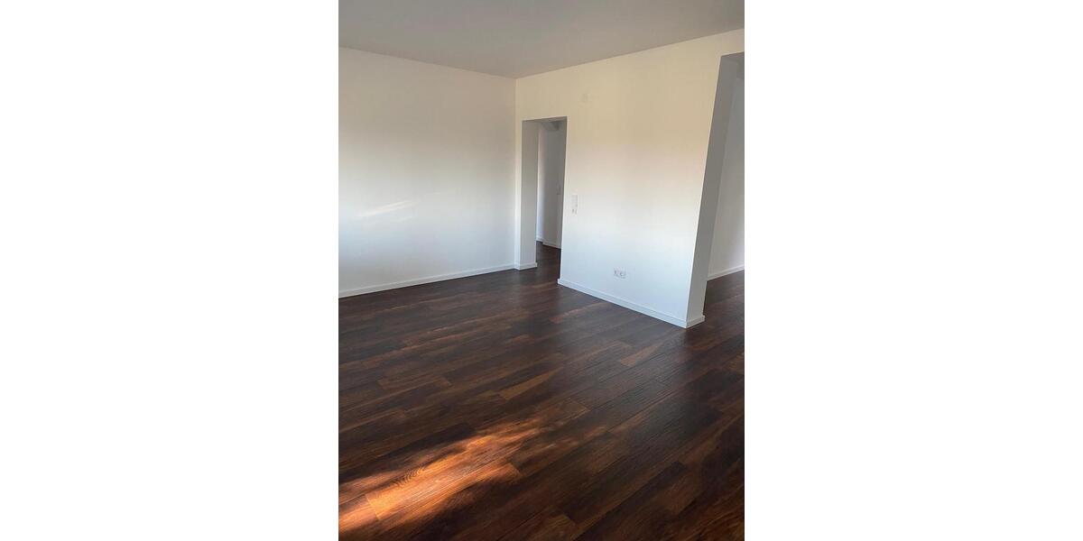 Etagenwohnung Köln Mülheim - 4 Zimmer, 120 m&sup2;, 1.300&euro; | Angebot:25630401