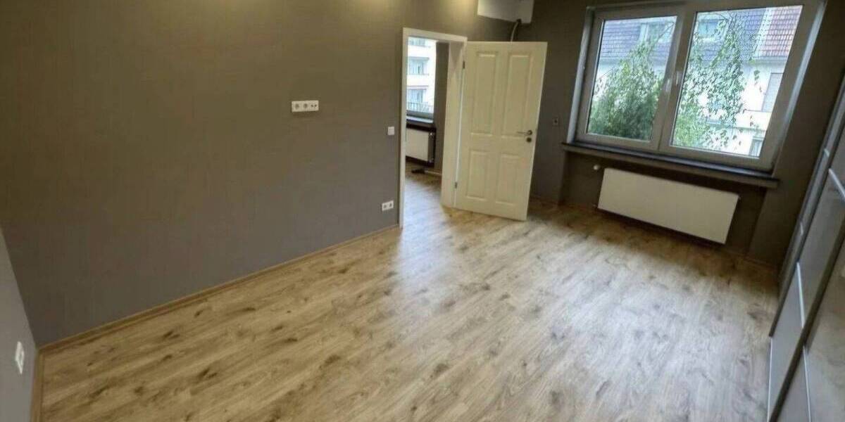 Etagenwohnung Köln Deutz - 3 Zimmer, 80 m&sup2;, 1.700&euro; | Angebot:26703150
