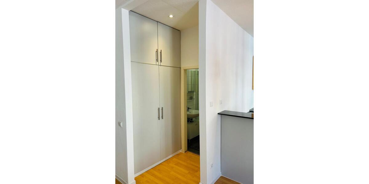 Etagenwohnung Düsseldorf Oberbilk - 1 Zimmer, 42 m&sup2;, 1.250&euro; | Angebot:24475320