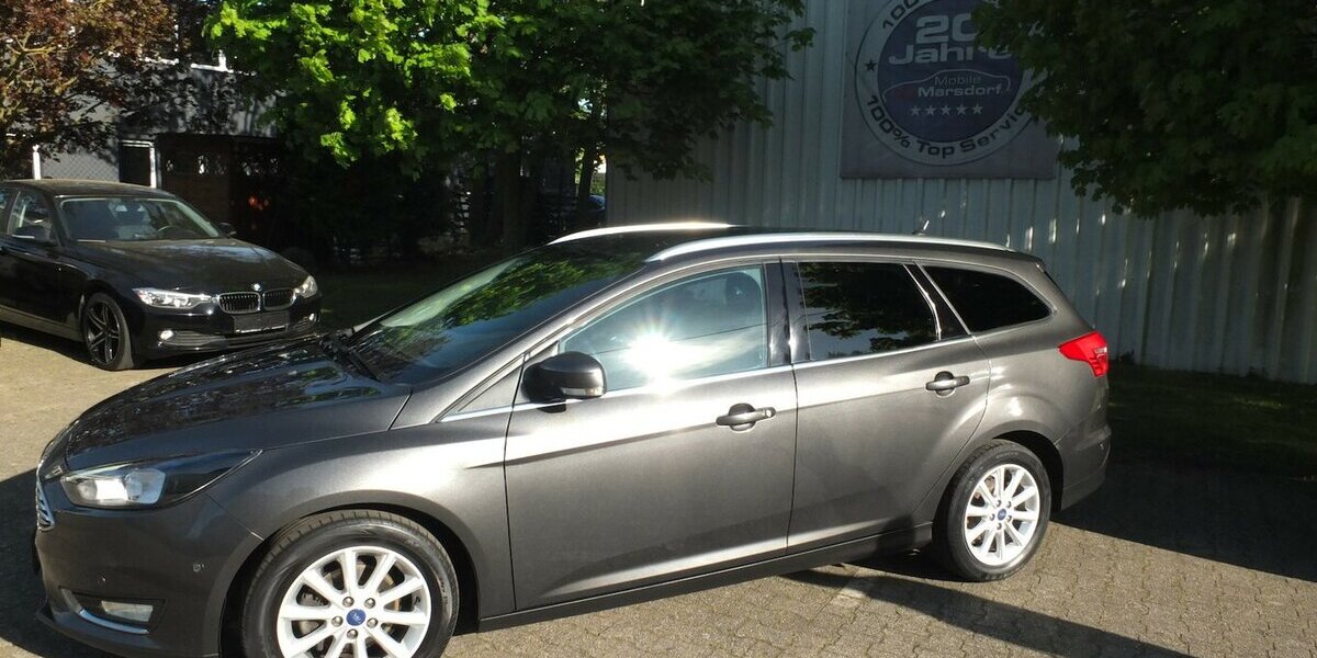 Ford Focus TITANIUM NAVI KLIMAAUTOMATIK EINPARKHILFE 134.288 km 7.798 &euro; Köln 50858