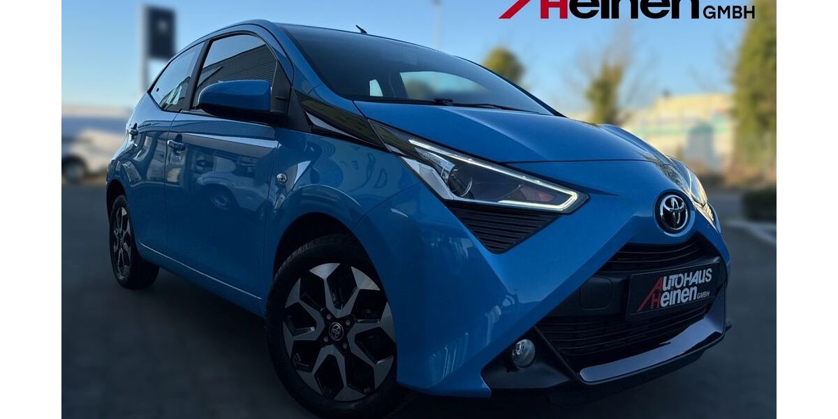 Toyota Aygo (X) 27.100 km 10.490 &euro; Dormagen 41540