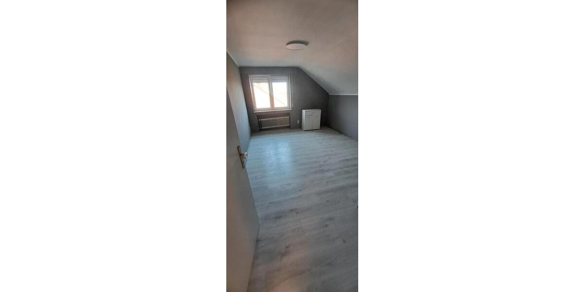 Dachgeschoßwohnung Bedburg - 2 Zimmer, 45 m&sup2;, 600&euro; | Angebot:26675474