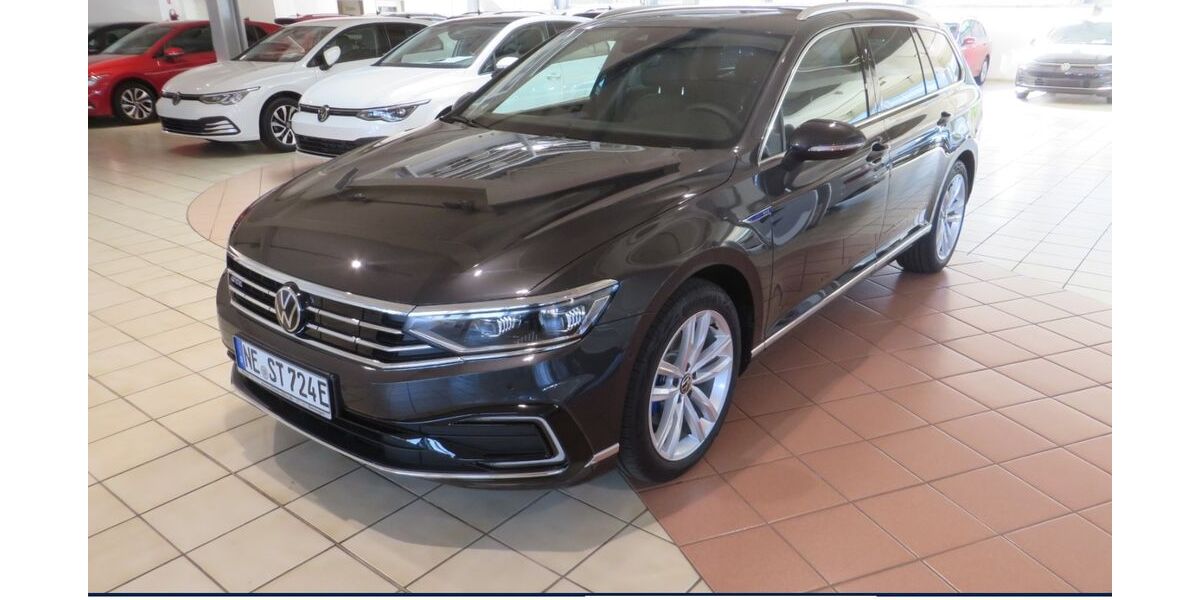 VW Passat Variant 56.300 km 37.945 &euro; Neuss 41469