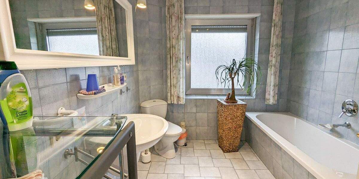 Einfamilienhaus Grevenbroich Orken - 7 Zimmer, 188 m&sup2;, 469.000&euro; | Angebot:25690046