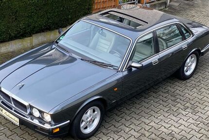 Jaguar XJ6 180.500 km 9.999 &euro; Solingen 42651