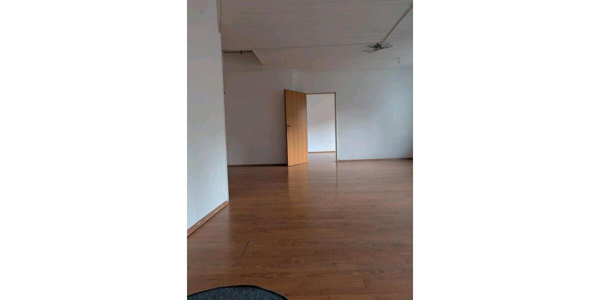 Etagenwohnung Bergheim - 2 Zimmer, 80 m&sup2;, 930&euro; | Angebot:25975016