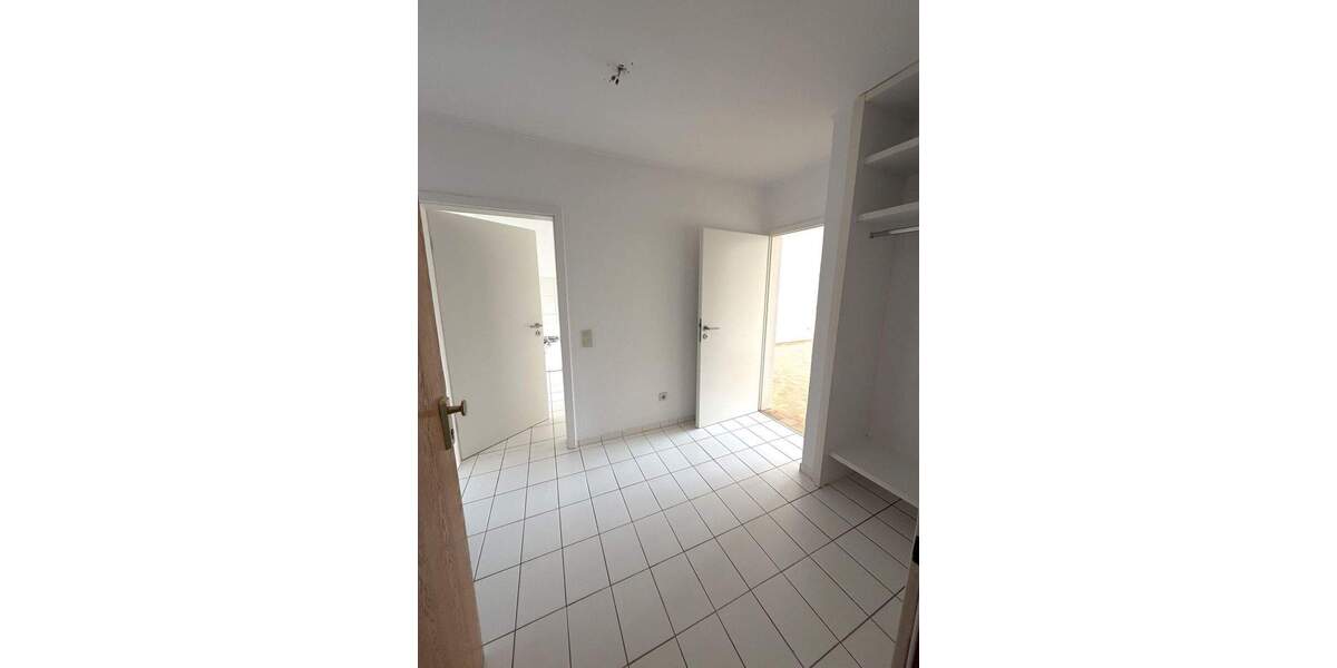 Etagenwohnung Düsseldorf Düsseltal - 2 Zimmer, 74 m&sup2;, 875&euro; | Angebot:25999587