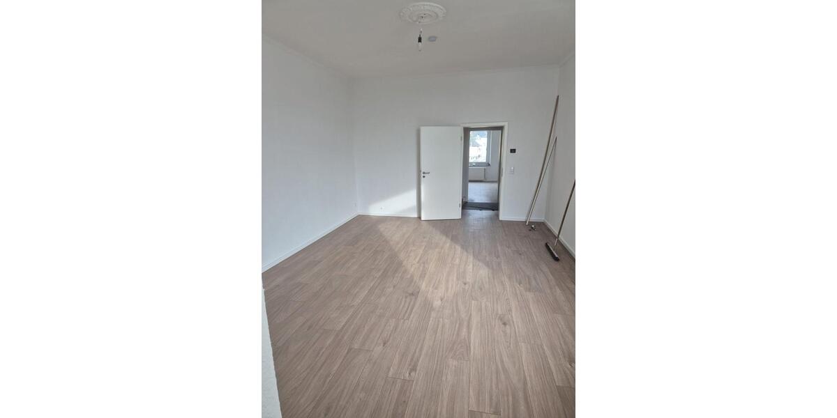 Etagenwohnung Solingen Mitte - 5 Zimmer, 116 m&sup2;, 1.100&euro; | Angebot:26648947