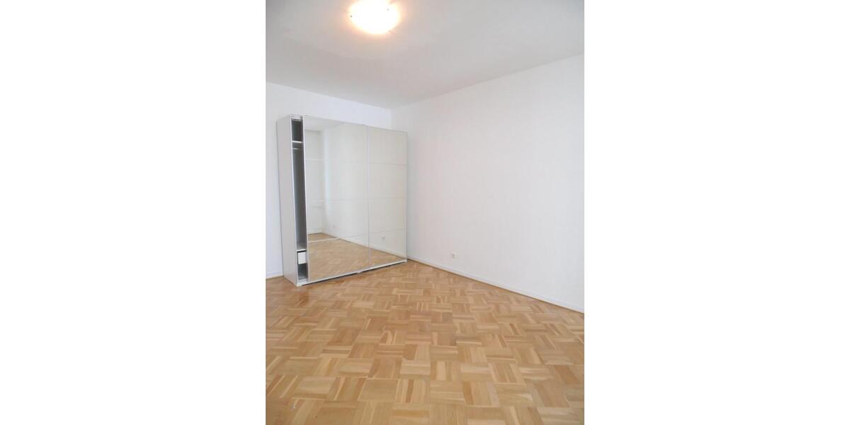 Etagenwohnung Düsseldorf Niederkassel - 3 Zimmer, 93 m&sup2;, 1.750&euro; | Angebot:26364807