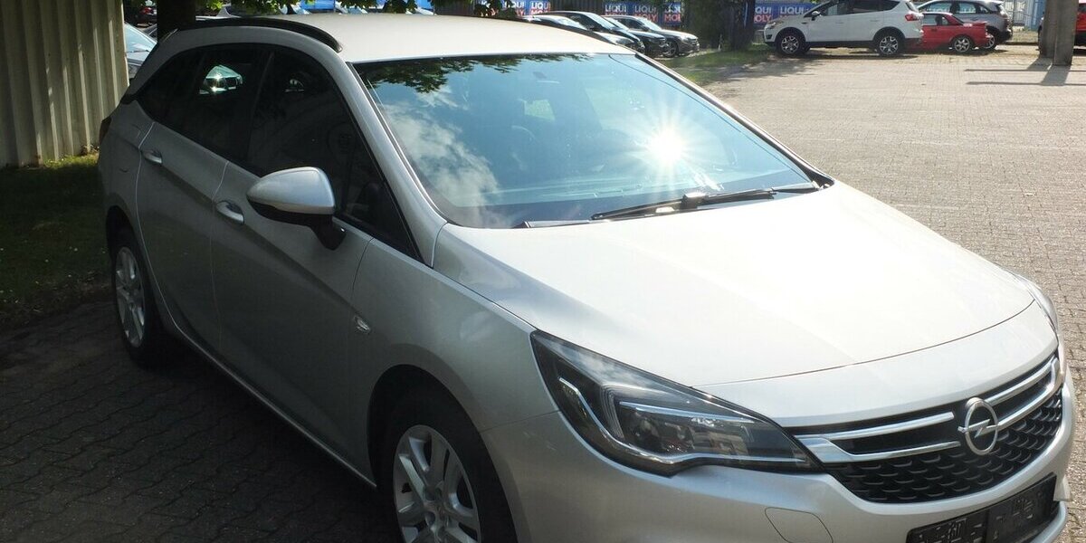 Opel Astra EDITION NAVI KLIMA TEMPOMAT BLUETOOTH 99.125 km 8.908 &euro; Köln 50858