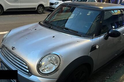 Mini ONE 235.000 km 2.000 &euro; Düsseldorf 40215