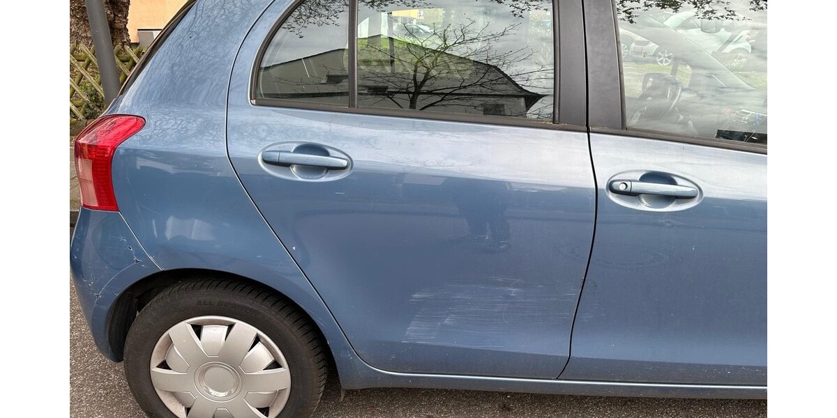 Toyota Yaris 157.400 km 2.700 &euro; Köln 50667