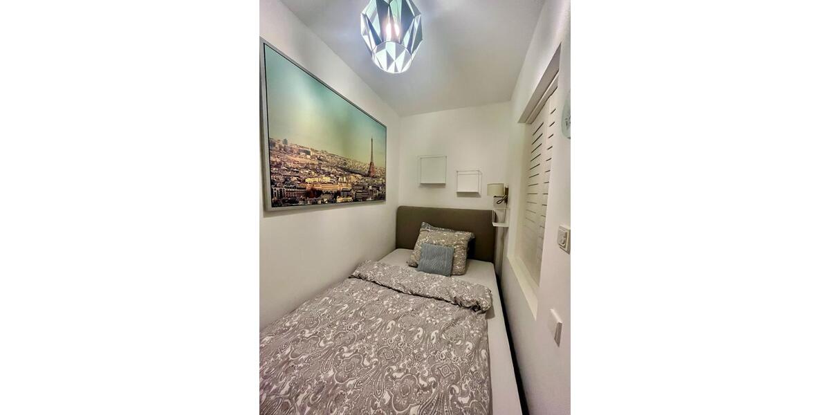 Hochparterre Düsseldorf - 1.5 Zimmer, 50 m&sup2;, 1.680&euro; | Angebot:25947701