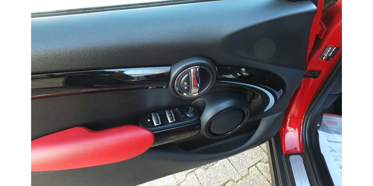 Mini ONE NAVI KLIMAAUT ROTMETALLIC PDC 5-TÜRIG 108.788 km 9.904 &euro; Köln 50858