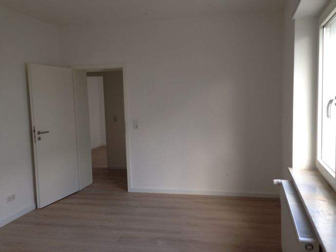 Etagenwohnung Köln Sürth - 3 Zimmer, 94 m&sup2;, 1.250&euro; | Angebot:26712509