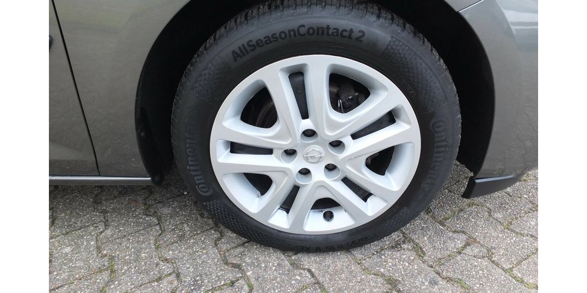 Opel Astra SPORTS TOURER NAVI KLIMA BLUETOOTH ALLWETTER 128.955 km 9.998 &euro; Köln 50858