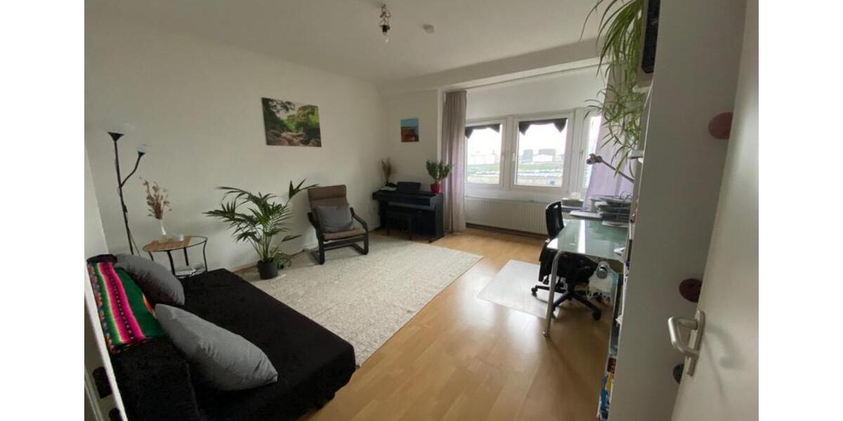 Etagenwohnung Neuss - 2 Zimmer, 65 m&sup2;, 480&euro; | Angebot:25361937