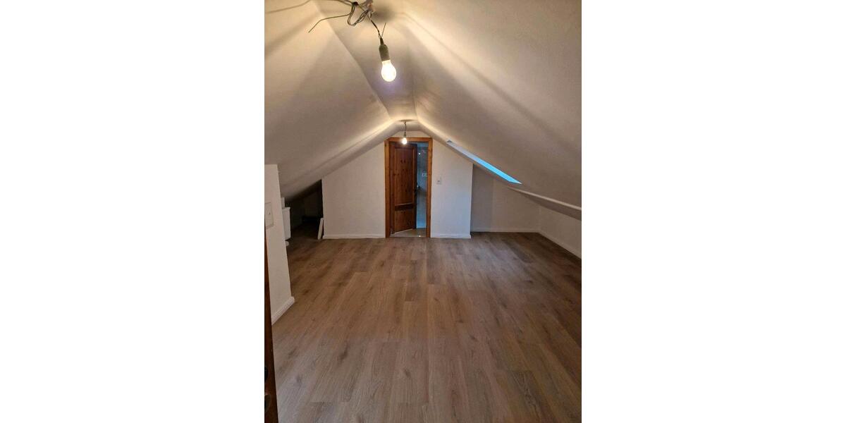 Etagenwohnung Düsseldorf Stadtbezirk 6 - 3 Zimmer, 85 m&sup2;, 1.300&euro; | Angebot:25972369