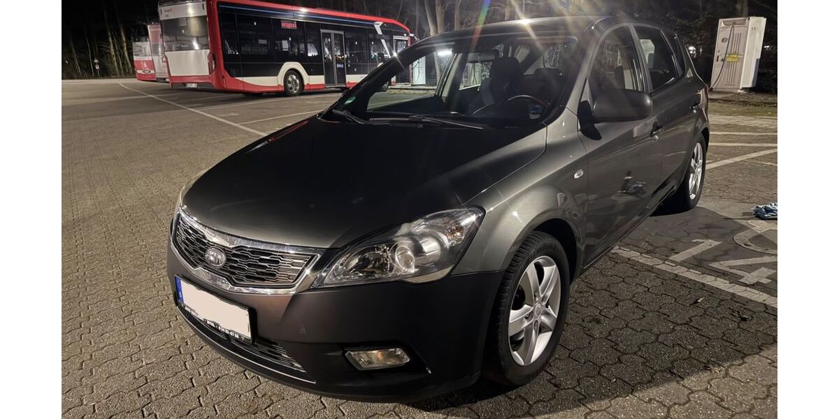 Kia ceed / Ceed 110.000 km 4.500 &euro; Kürten 51515