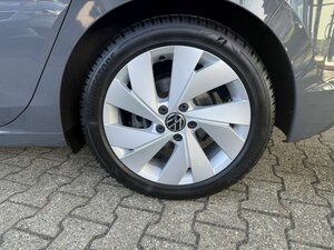 VW GOLF VIII 2.0 TDI Active +Ambiente+CarPlay+Navi+ 71.775 km 21.444 &euro; Meerbusch 40667
