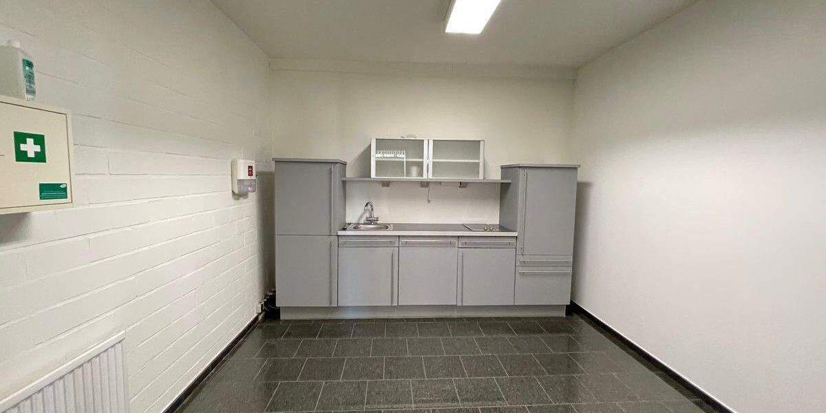 Gewerbeobjekt Kaarst Holzbüttgen - 7 Zimmer, 334 m&sup2;, 3.340&euro; | Angebot:25708221
