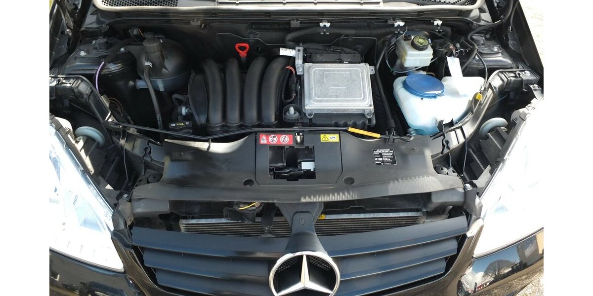 Mercedes-Benz A 160 KLIMAANLAGE SITZHEIZUNG orig 79.855 km ! 81.695 km 7.408 &euro; Köln 50858