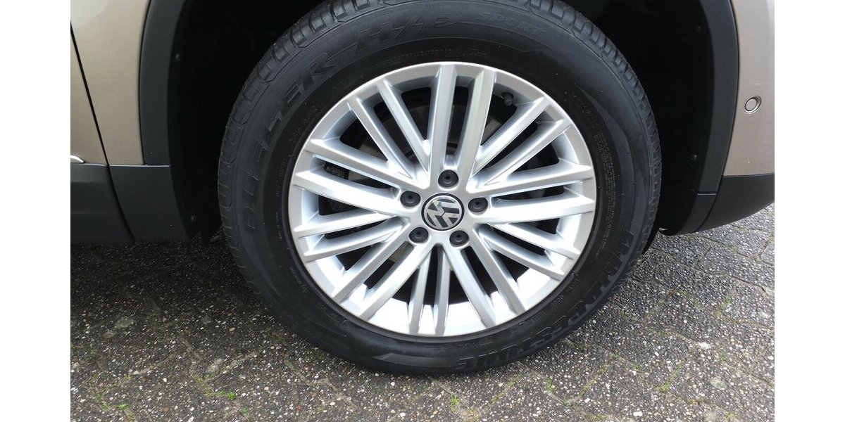 VW Tiguan CUP SPORTSTYLE BMT NAVI PARKPILOT TEMPOMAT 87.859 km 12.500 &euro; Köln 50858