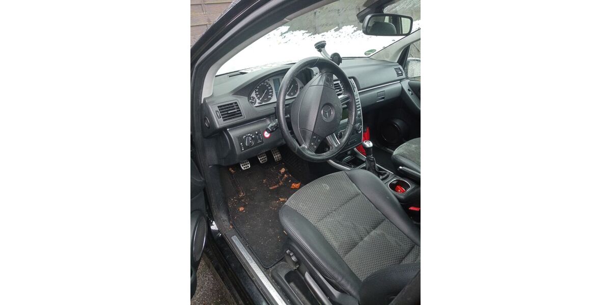 Mercedes-Benz B 180 153.000 km 3.000 &euro; solingen 42657