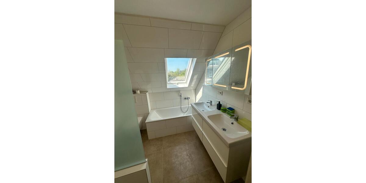 Maisonettenwohnung Meerbusch - 4 Zimmer, 120 m&sup2;, 1.800&euro; | Angebot:26690637
