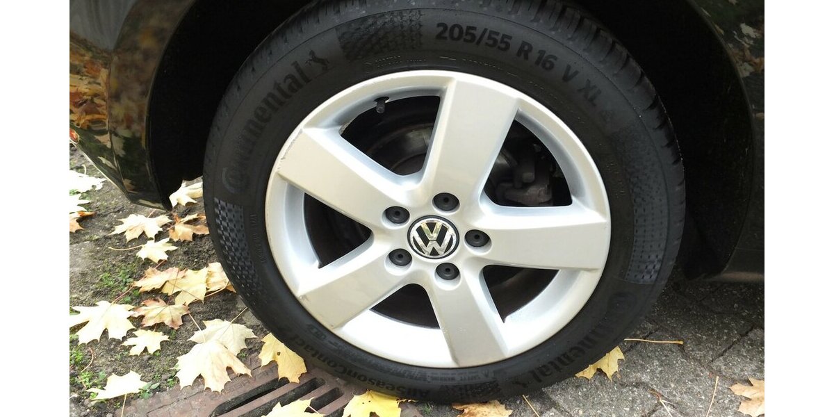 VW Golf 1.6TDi TEAM neuer ZAHNRIEMEN KLIMAAUTOMATIK 159.855 km 7.500 &euro; Köln 50858