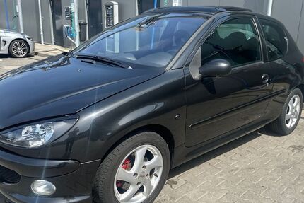 Peugeot 206 168.000 km 1.500 &euro; Düsseldorf 40231