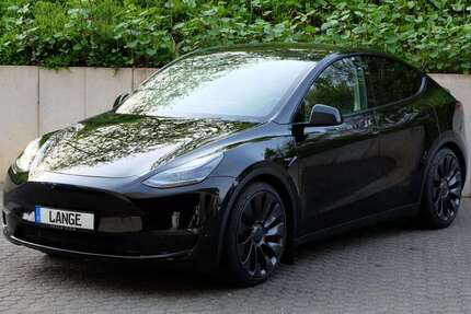 Tesla Model Y 54.812 km 40.980 &euro; Köln 50996