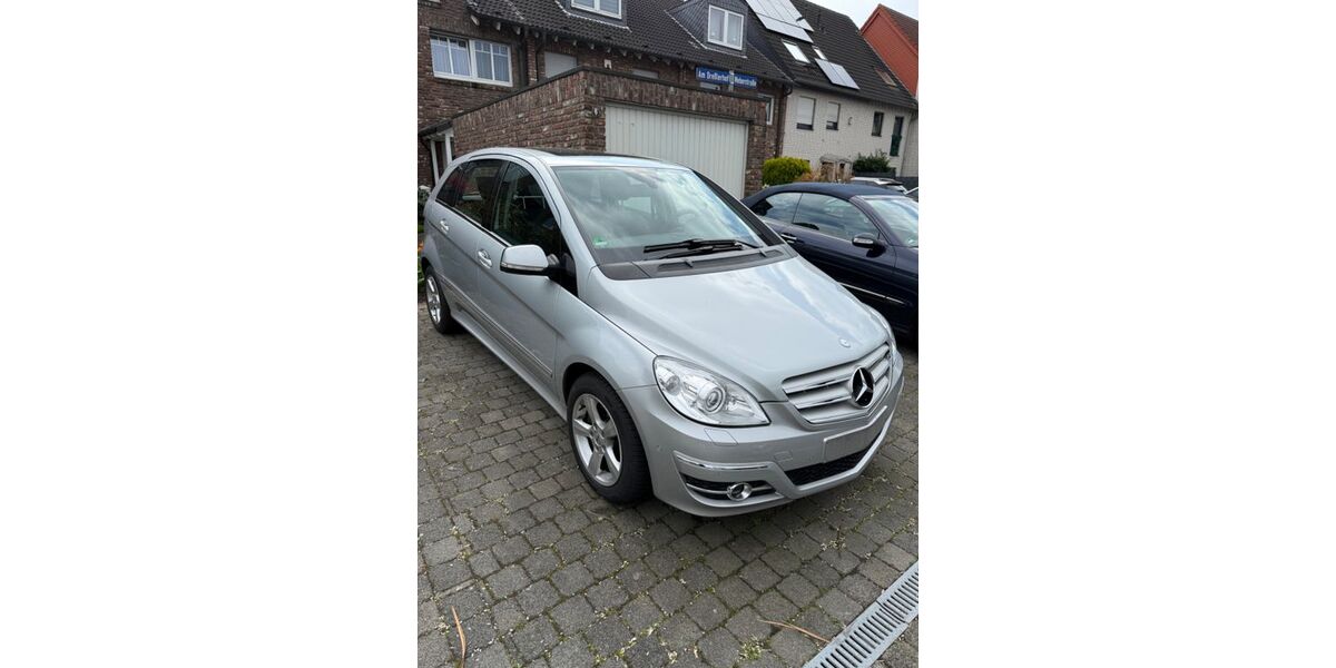 Mercedes-Benz B 200 84.000 km 8.500 &euro; Düsseldorf 40474