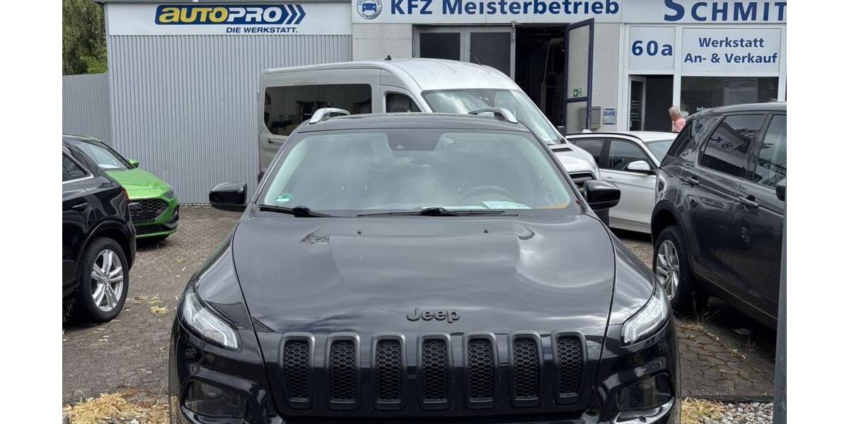Jeep Cherokee 84.000 km 15.800 &euro; Bergisch Gladbach 51427