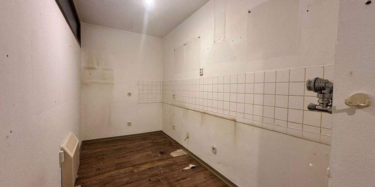 Etagenwohnung Bergisch Gladbach Bockenberg - 2 Zimmer, 61 m&sup2;, 125.000&euro; | Angebot:25749615