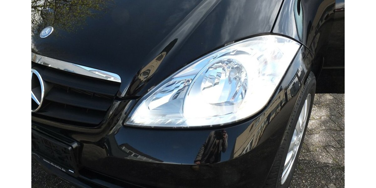 Mercedes-Benz A 160 KLIMAANLAGE SITZHEIZUNG orig 79.855 km ! 81.695 km 7.408 &euro; Köln 50858