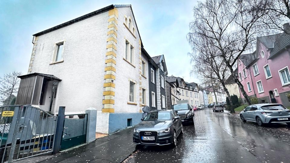 Doppelhaushälfte Solingen Mitte - 9 Zimmer, 210 m&sup2;, 340.000&euro; | Angebot:26705632