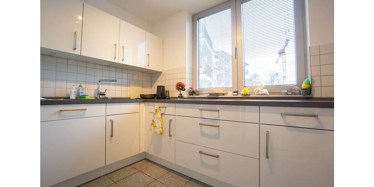Etagenwohnung Düsseldorf Niederkassel - 3 Zimmer, 110 m&sup2;, 2.365&euro; | Angebot:26658605