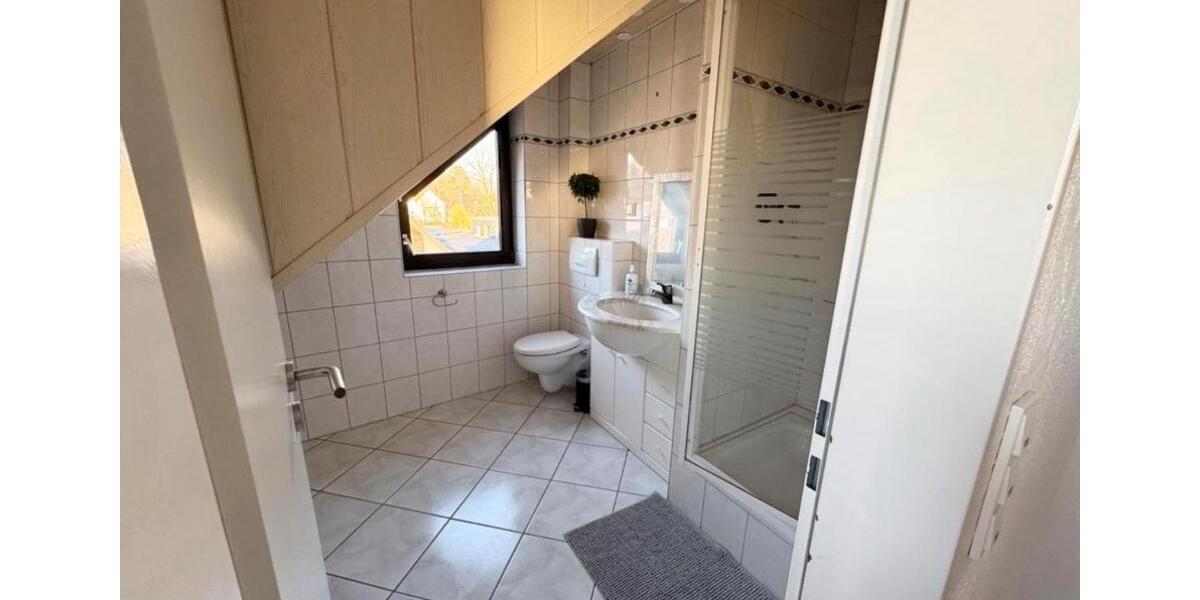 Doppelhaushälfte Bergisch Gladbach Frankenforst - 4 Zimmer, 150 m&sup2;, 1.875&euro; | Angebot:25871380