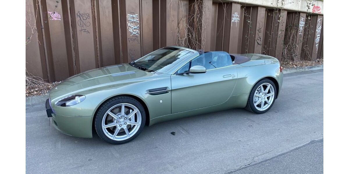Aston Martin V8 Vantage 33.247 km 69.900 &euro; Köln 50858