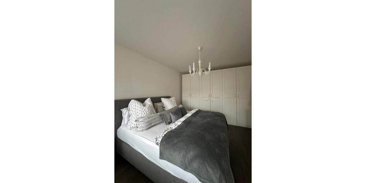 Etagenwohnung Köln Nippes - 2 Zimmer, 72 m&sup2;, 1.750&euro; | Angebot:26616642