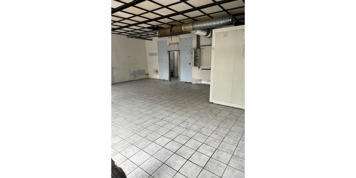Etagenwohnung Neuss Reuschenberg - 1 Zimmer, 78 m&sup2;, 2.000&euro; | Angebot:26676700