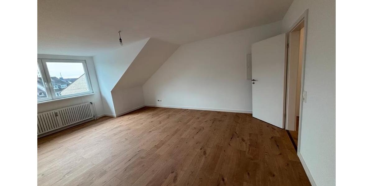 Dachgeschoßwohnung Düsseldorf Stadtbezirk 8 - 2 Zimmer, 67 m&sup2;, 995&euro; | Angebot:25860108