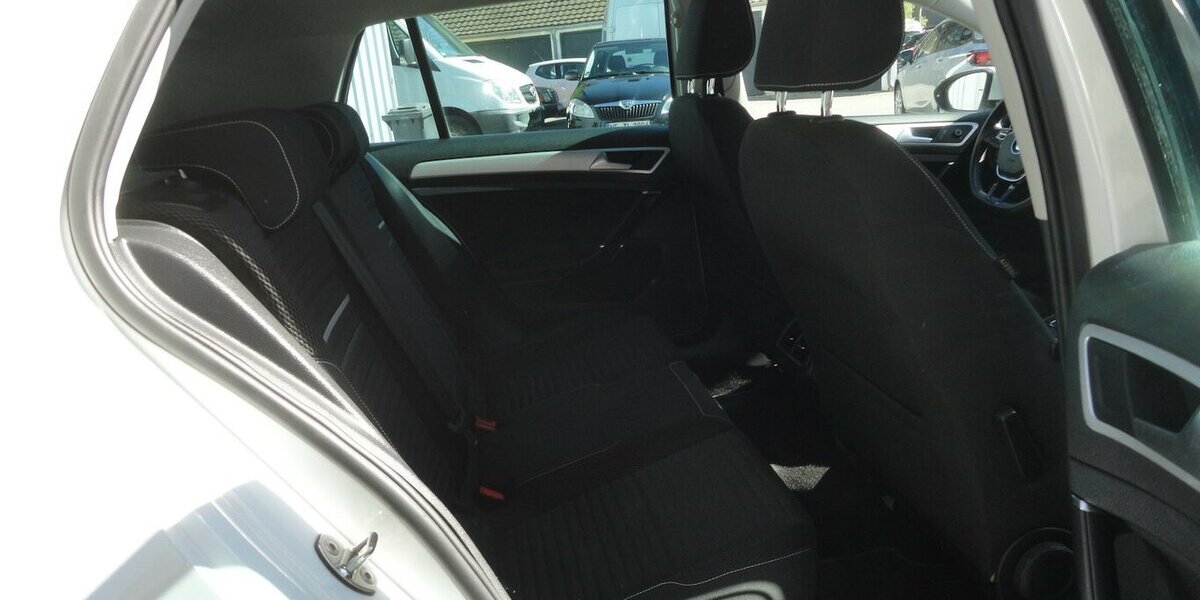 VW Golf Cup 1,4 BMT, DGS, Klimatr.SHZ.PDC V+H 147.000 km 10.950 &euro; Neuss 41462