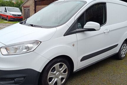 Ford Transit Courier 145.834 km 6.990 &euro; Leverkusen 51381
