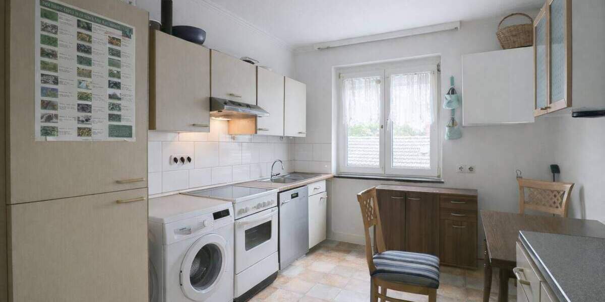 Mehrfamilienhaus, Wohnhaus Dormagen Dormagen-Mitte - 7 Zimmer, 147 m&sup2;, 330.000&euro; | Angebot:25689676