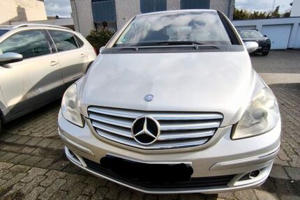 Mercedes-Benz B 200 121.000 km 4.950 &euro; Neuss 41470